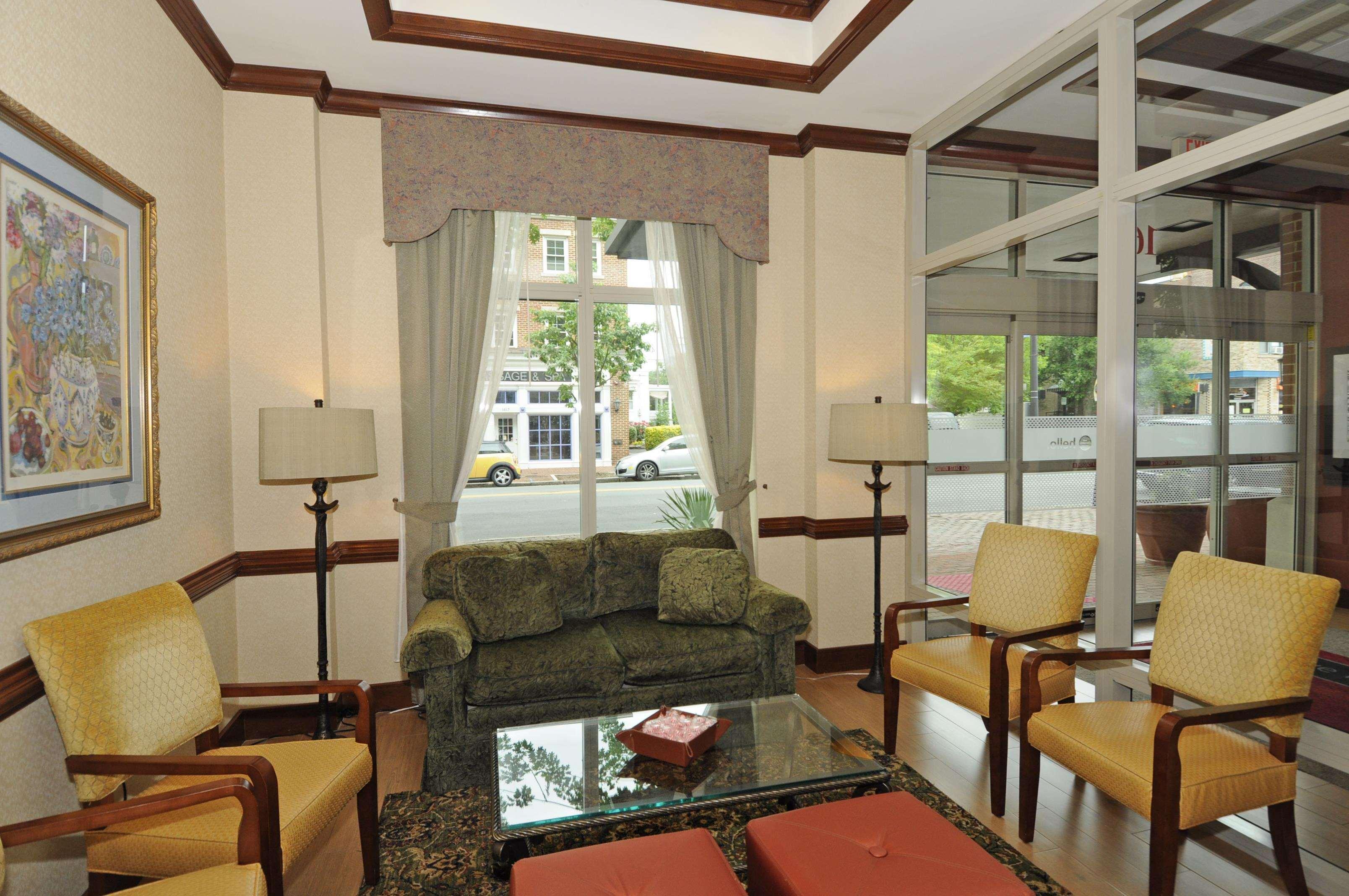 Hampton Inn Alexandria/Old Town Экстерьер фото