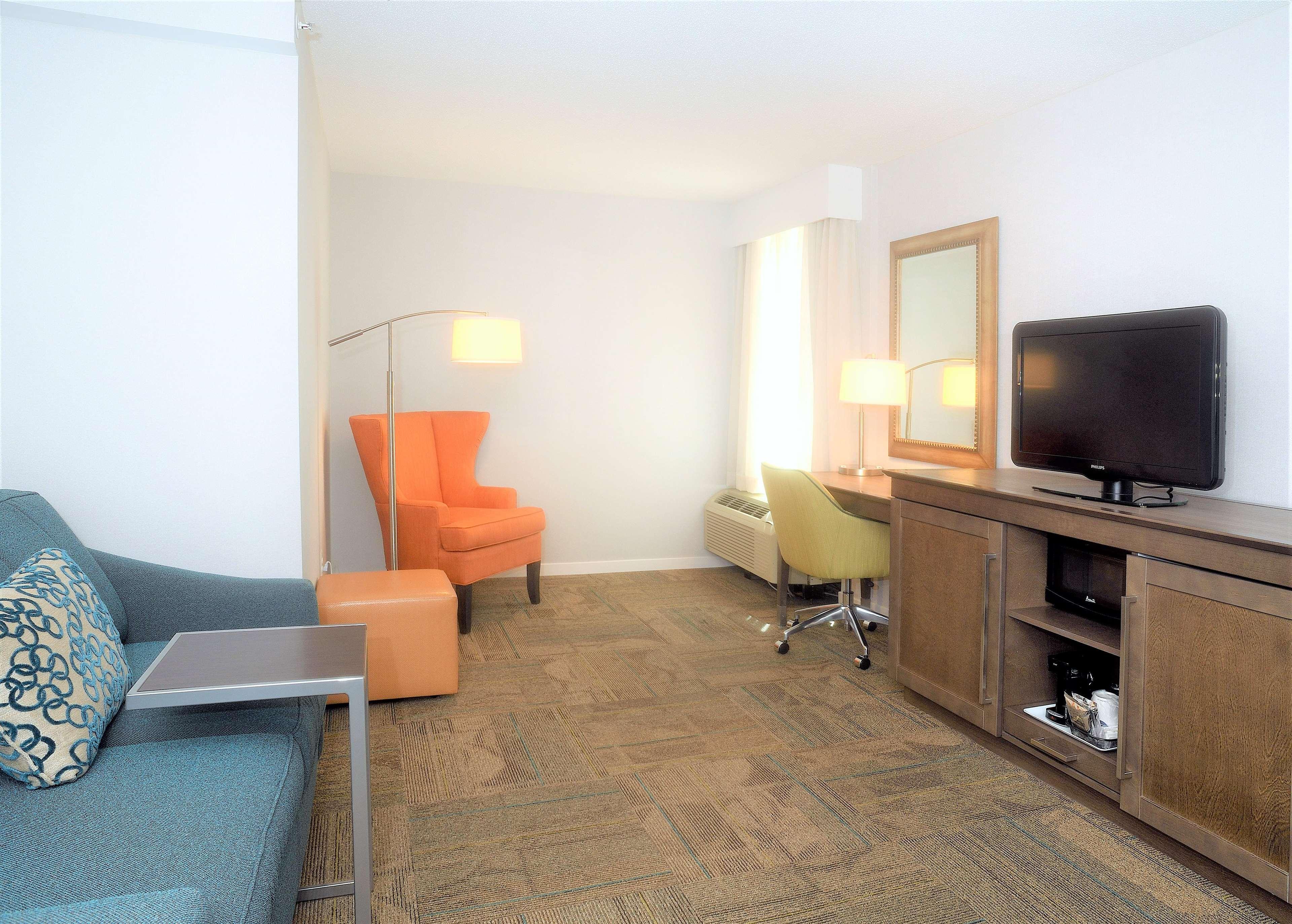 Hampton Inn Alexandria/Old Town Экстерьер фото