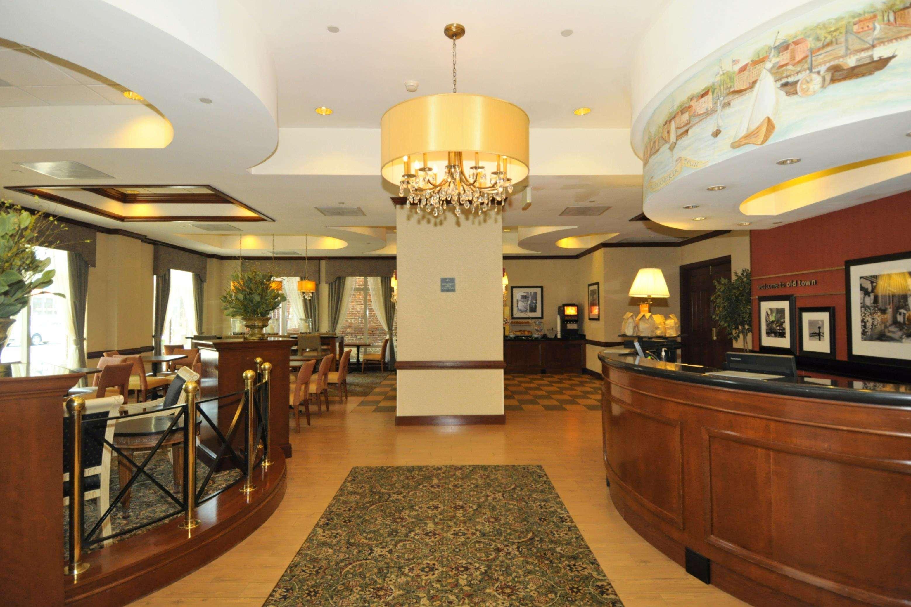 Hampton Inn Alexandria/Old Town Экстерьер фото