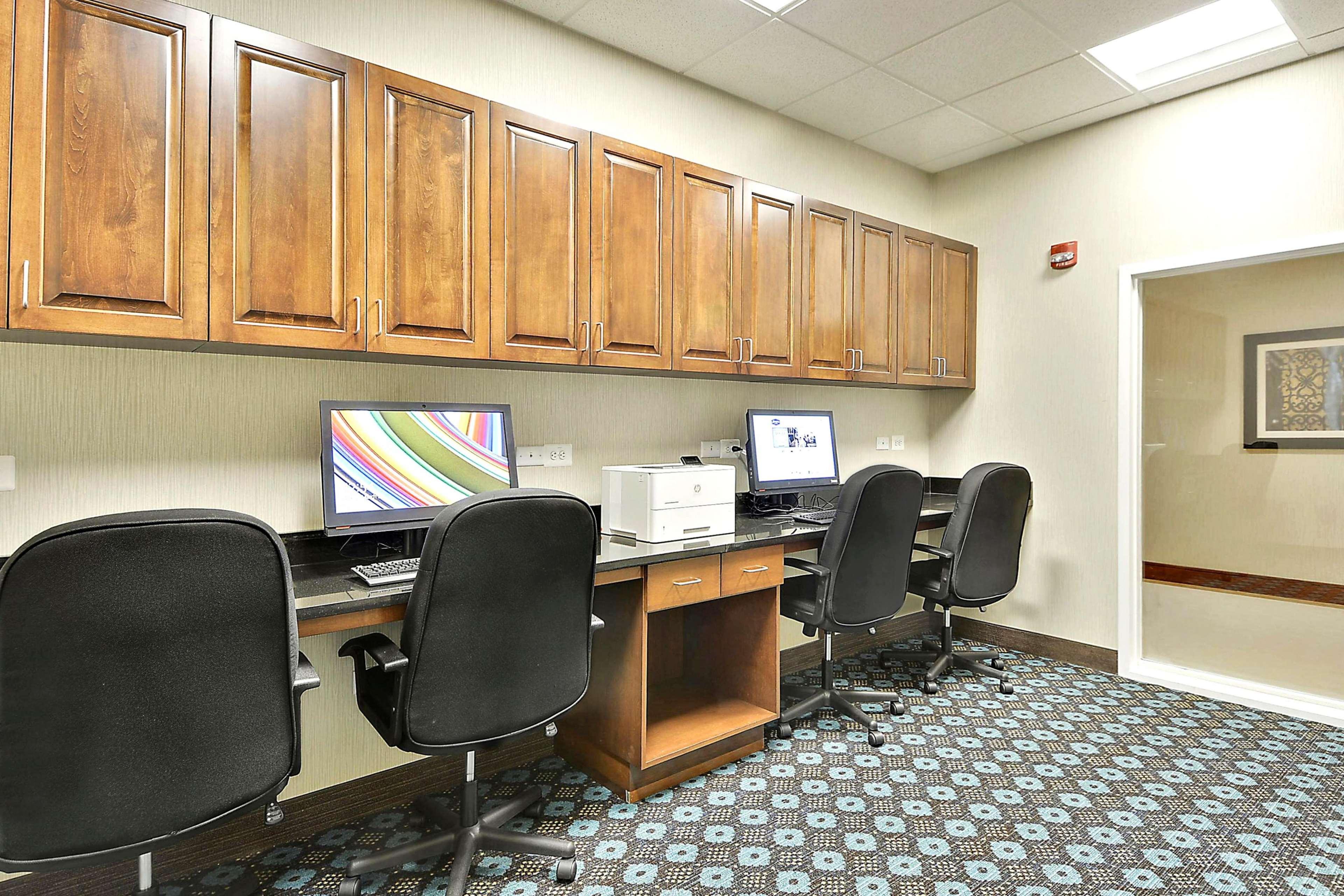 Hampton Inn Alexandria/Old Town Экстерьер фото