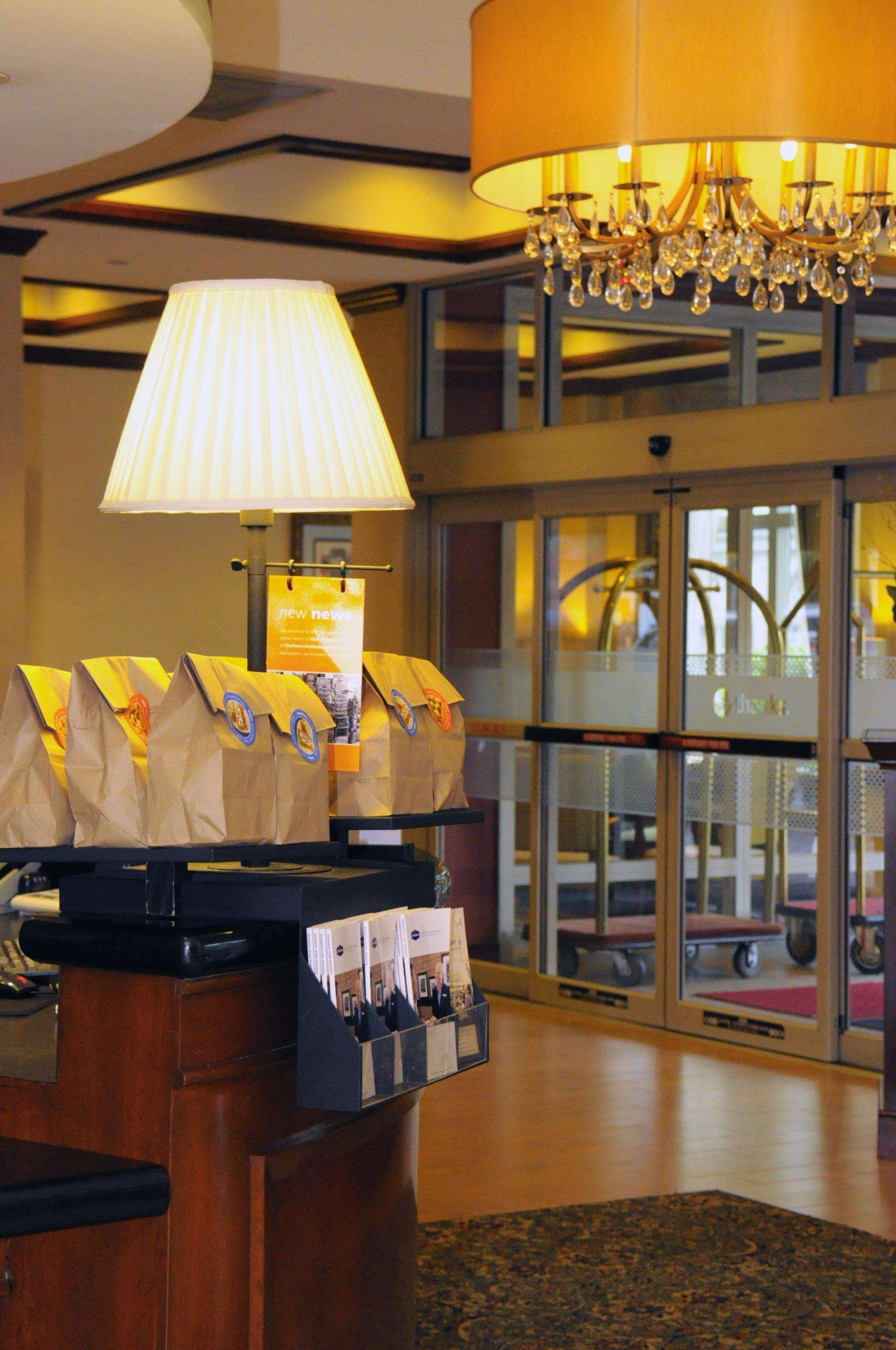 Hampton Inn Alexandria/Old Town Экстерьер фото
