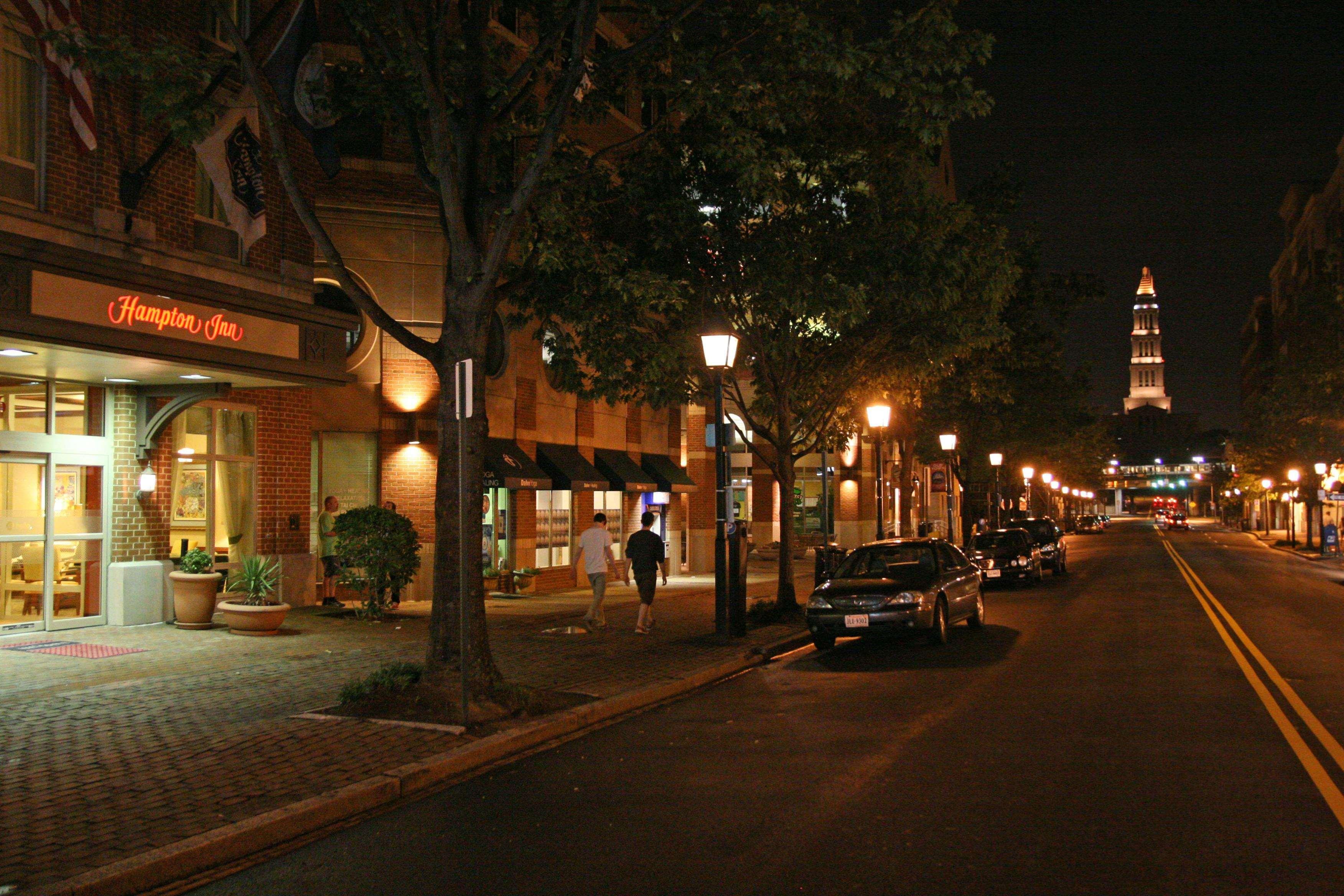 Hampton Inn Alexandria/Old Town Экстерьер фото
