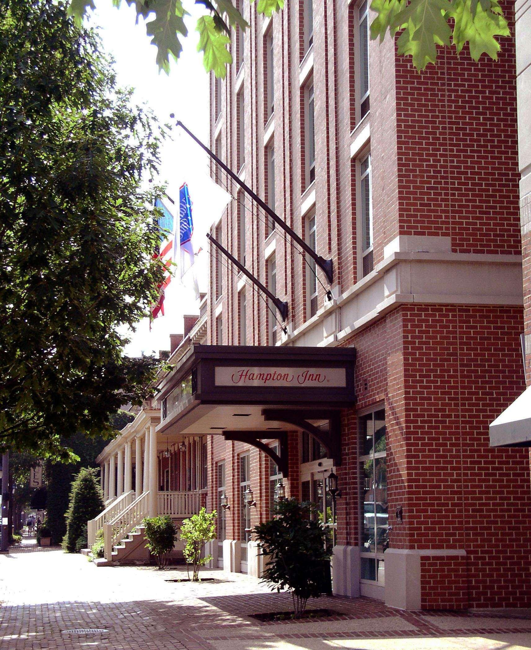 Hampton Inn Alexandria/Old Town Экстерьер фото