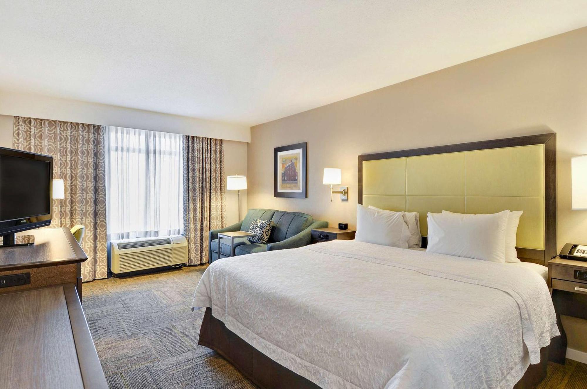 Hampton Inn Alexandria/Old Town Экстерьер фото