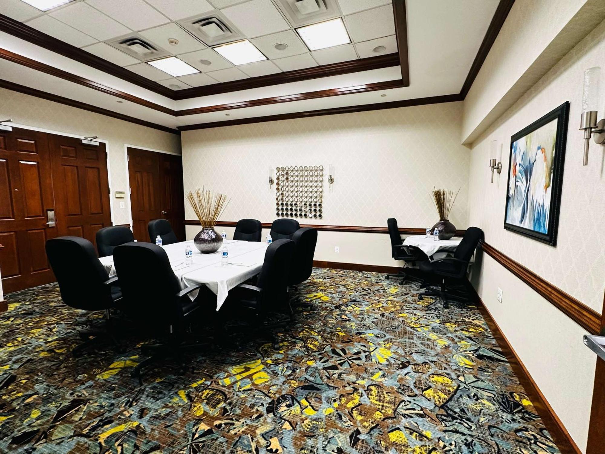 Hampton Inn Alexandria/Old Town Экстерьер фото