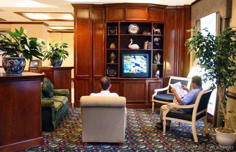 Hampton Inn Alexandria/Old Town Интерьер фото