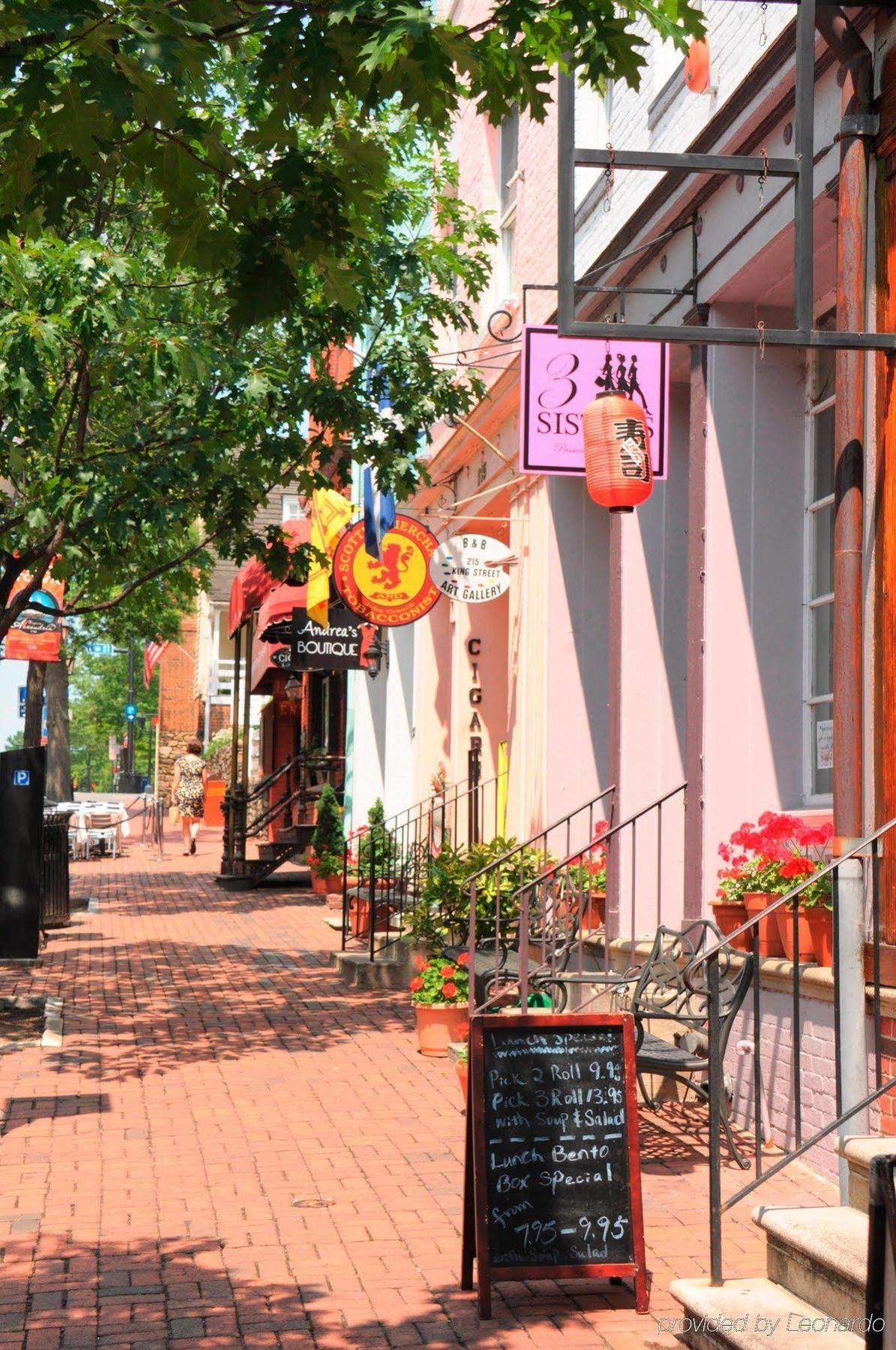 Hampton Inn Alexandria/Old Town Экстерьер фото