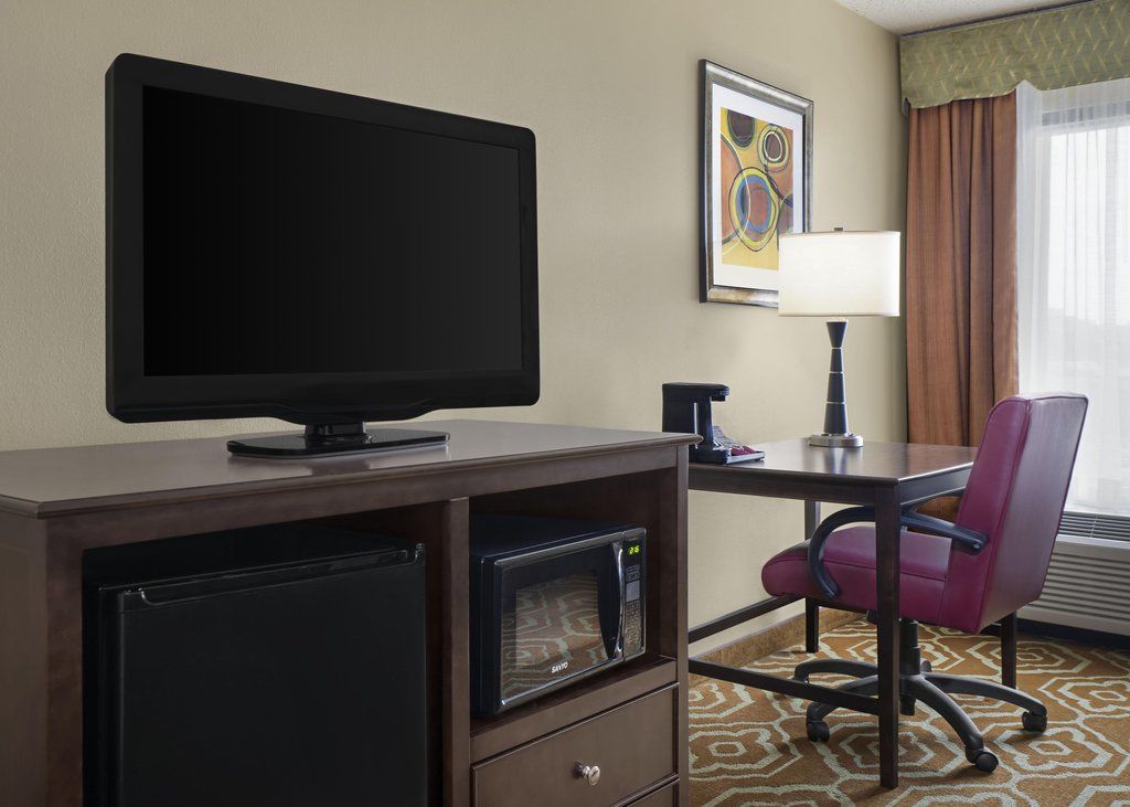 Hampton Inn Alexandria/Old Town Экстерьер фото